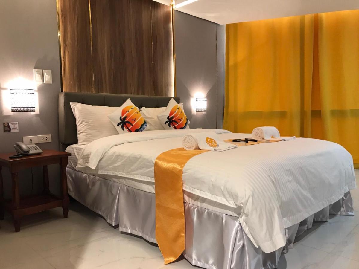 Ngn Gran Hotel Tuguegarao Exterior foto
