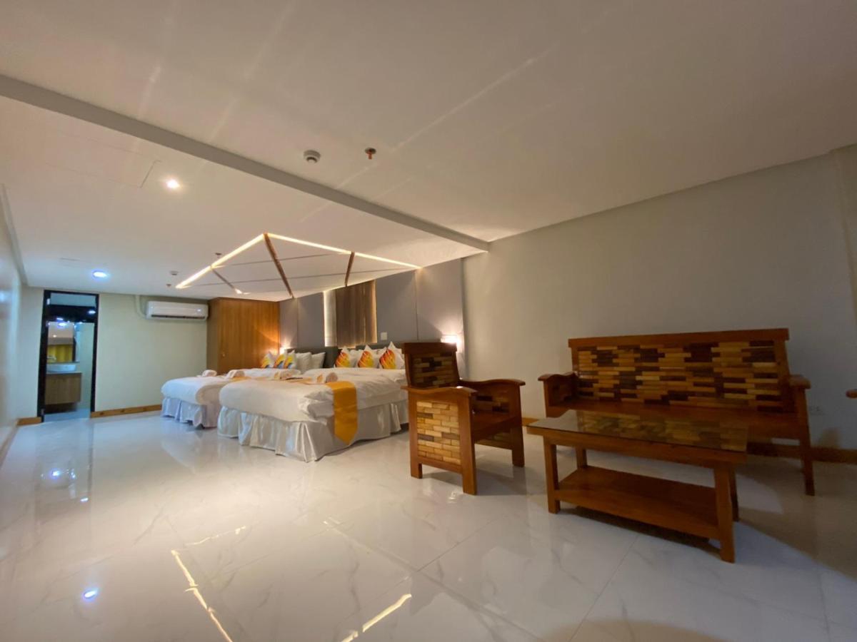 Ngn Gran Hotel Tuguegarao Exterior foto